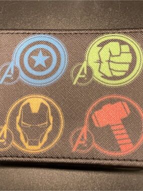 Marvel Colored Icons Bi-Fold Wallet - Blue, Green, Yellow, Red